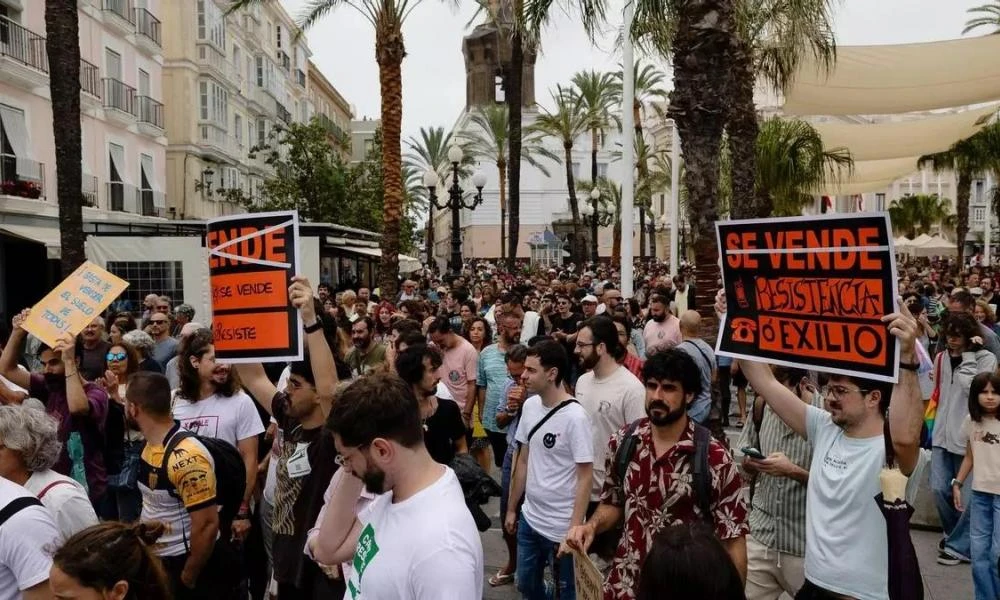 Ισπανία: Συνεχίζονται οι διαδηλώσεις κατά του υπερτουρισμού - «Πόλεις για να ζούμε, όχι να επιβιώνουμε»